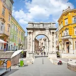 Adrijano Apartman Póla